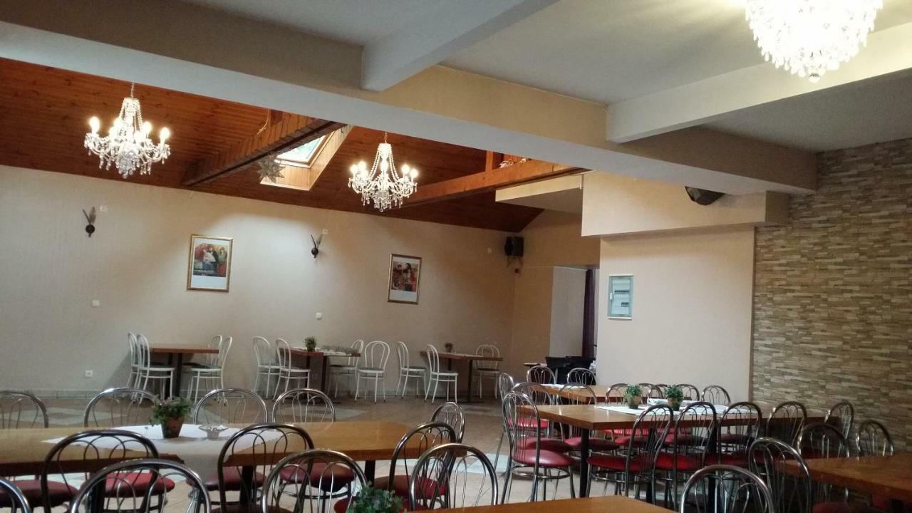 Gosciniec Ella Inn Lipniki Lipniki  Exteriér fotografie